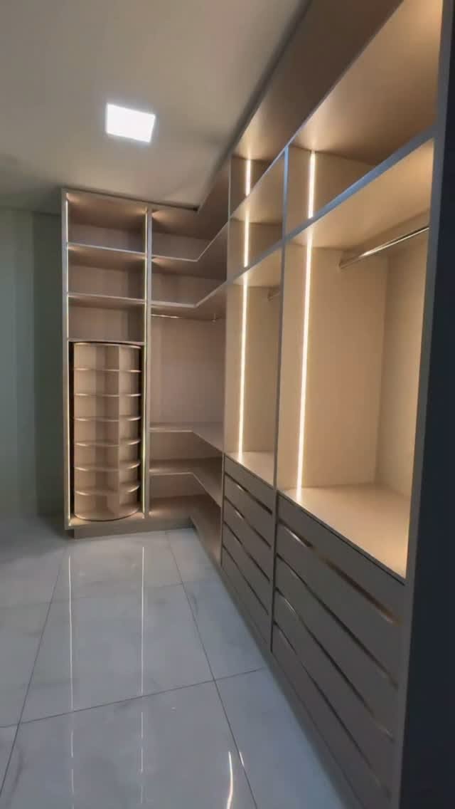 Bespoke Wardrobe with Embedded Vanity